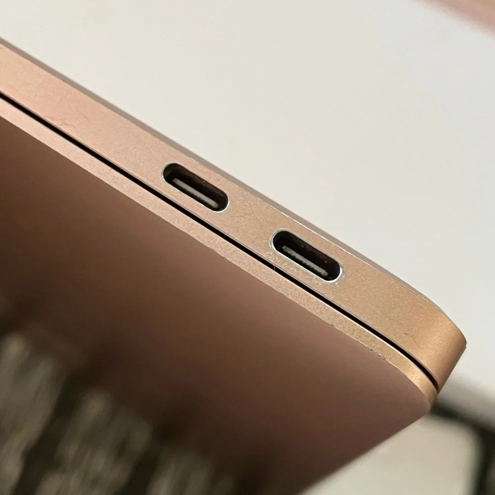 MacBook Air 13 inch 2020